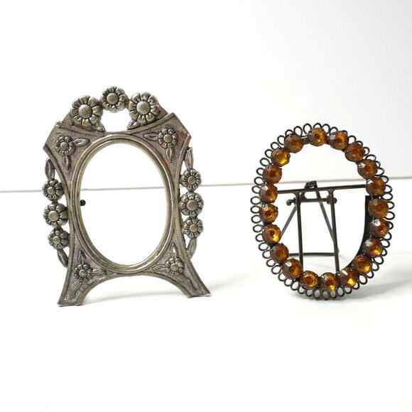 2 Vintage Small Standing Backless Oval Photo Frames-‎ Silver Floral, Orange Gems - Picture 1 of 7